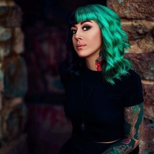 Meet your Posher, Irisa